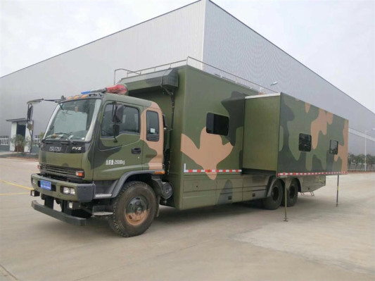 五十鈴后八輪宿營(yíng)車(chē)（24人）